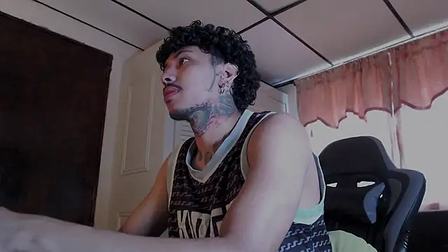 Snapshot of D3v1L88 chatting on 02-20-26, 05:24 D3v1L88 online show from 02-20-26, 05:24