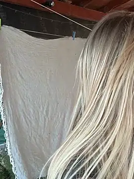 Snapshot of Ellie-rosee chatting on 02-26-26, 03:11 Ellie-rosee online show from 02-26-26, 03:11