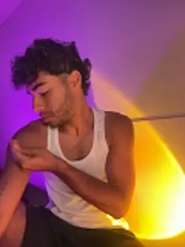 its alejandro27 online show from 02-25-26, 01:59