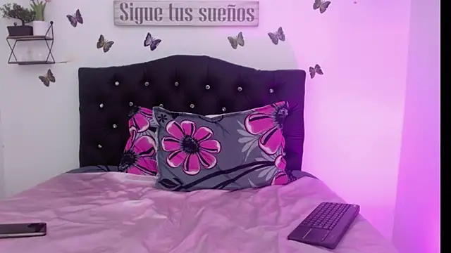 Snapshot of Coral_Villalobos chatting on 02-26-26, 06:29 Coral Villalobos online show from 02-26-26, 06:29