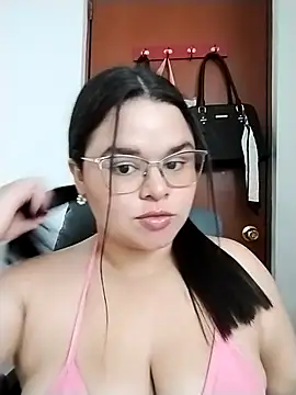 Snapshot of SamanthaStonee chatting on 02-02-26, 12:09 SamanthaStonee online show from 02-02-26, 12:09