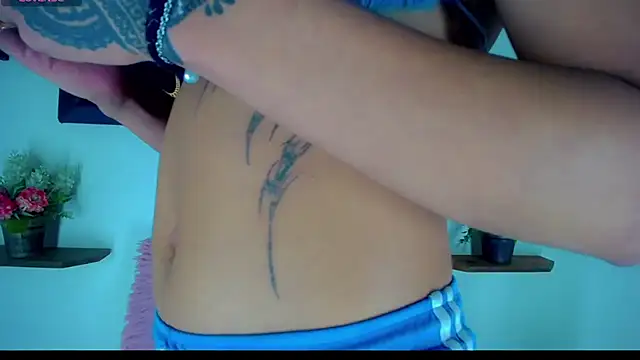 Snapshot of Darianna_Atehortua chatting on 02-17-26, 09:21 Darianna Atehortua online show from 02-17-26, 09:21