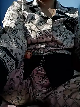 Snapshot of Tulip_ii chatting on 02-19-26, 02:29 Tulip ii online show from 02-19-26, 02:29