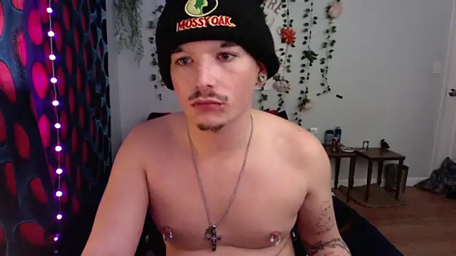 Snapshot of SpunNDum chatting on 02-03-26, 02:33 SpunNDum online show from 02-03-26, 02:33