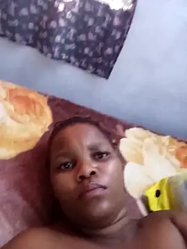 Snapshot of minniemoreee chatting on 02-14-26, 04:20 minniemoreee online show from 02-14-26, 04:20