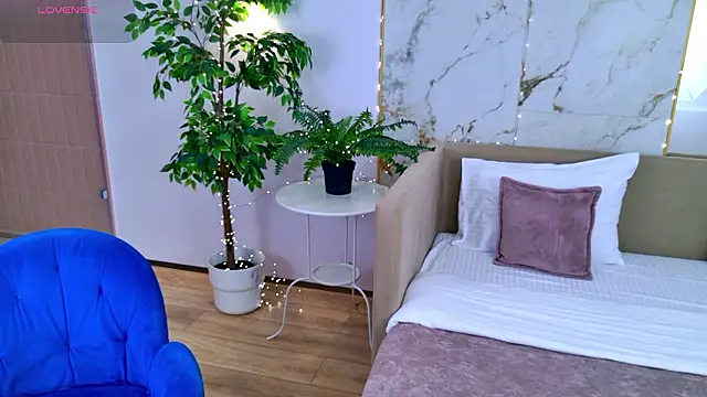 LeyaAtwood online show from 02-18-26, 05:25