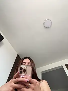 Snapshot of alison_parkerr26 chatting on 02-21-26, 07:15 alison parkerr26 online show from 02-21-26, 07:15