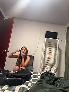 Snapshot of joeandlove chatting on 02-13-26, 12:06 joeandlove online show from 02-13-26, 12:06