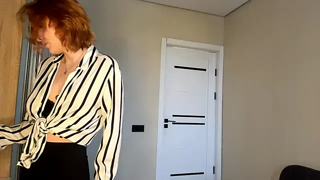 Snapshot of LuxuryRita chatting on 02-23-26, 02:25 LuxuryRita online show from 02-23-26, 02:25