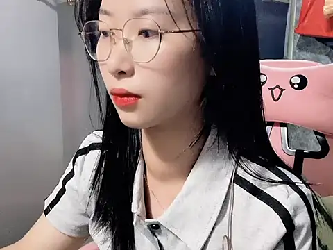 Snapshot of Linne6789 chatting on 03-03-26, 01:56 Linne6789 online show from 03-03-26, 01:56