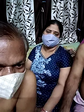 Snapshot of HoneyHush chatting on 02-18-26, 06:15 HoneyHush online show from 02-18-26, 06:15