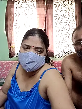 Snapshot of HoneyHush chatting on 02-19-26, 06:31 HoneyHush online show from 02-19-26, 06:31