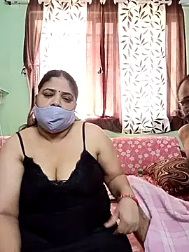 Snapshot of HoneyHush chatting on 02-22-26, 06:02 HoneyHush online show from 02-22-26, 06:02