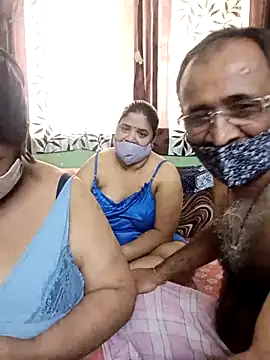 Snapshot of HoneyHush chatting on 03-02-26, 09:27 HoneyHush online show from 03-02-26, 09:27