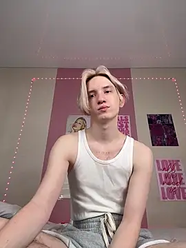 Snapshot of Ron_Vilss chatting on 02-12-26, 04:29 Ron Vilss online show from 02-12-26, 04:29