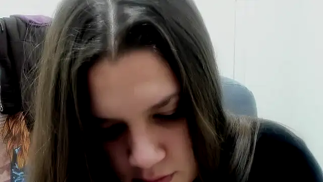 Snapshot of Maddinia chatting on 02-11-26, 08:08 Maddinia online show from 02-11-26, 08:08