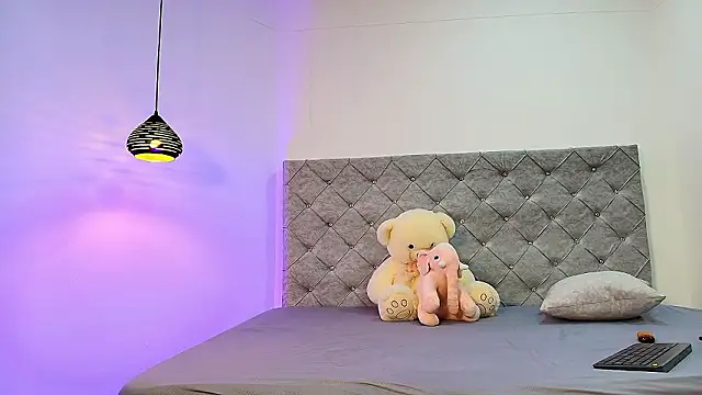 Snapshot of Samanta-Rose chatting on 02-27-26, 03:28 Samanta-Rose online show from 02-27-26, 03:28