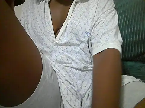 Snapshot of Lebo2004 chatting on 04-09-26, 08:42 Lebo2004 online show from 04-09-26, 08:42