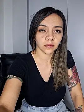 Snapshot of Ana-Spencer chatting on 04-13-26, 02:06 Ana-Spencer online show from 04-13-26, 02:06