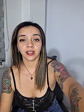 Snapshot of Ana-Spencer chatting on 04-14-26, 02:39 Ana-Spencer online show from 04-14-26, 02:39