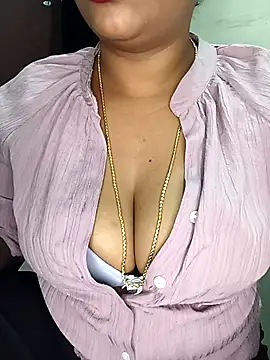 Chinnima143 online show from 02-17-26, 04:24