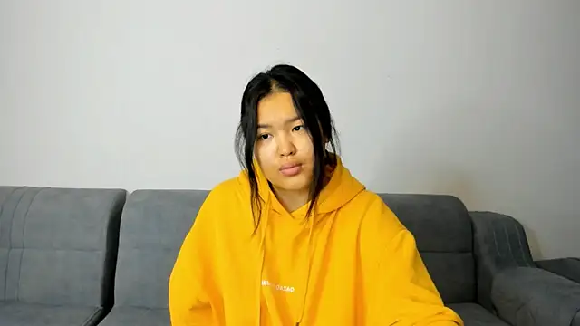 Snapshot of luna_yum chatting on 02-17-26, 07:20 luna yum online show from 02-17-26, 07:20