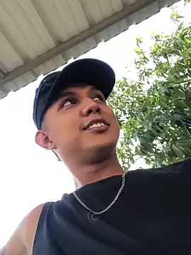 Snapshot of _Usher chatting on 02-24-26, 10:19 Usher online show from 02-24-26, 10:19