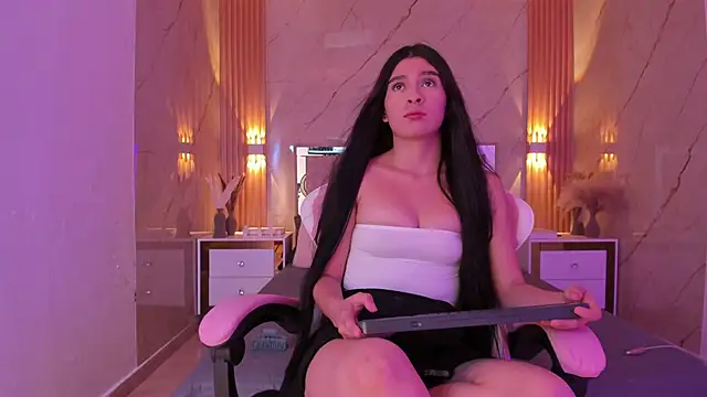 Snapshot of avigail_xo chatting on 02-06-26, 06:55 avigail xo online show from 02-06-26, 06:55