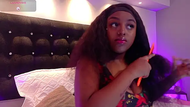 Aitana Oliveira online show from 02-17-26, 07:42