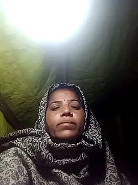 Snapshot of Manu_mehta chatting on 02-05-26, 11:42 Manu mehta online show from 02-05-26, 11:42