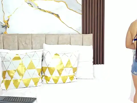 Atenis thompson online show from 02-17-26, 06:03