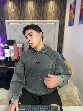 Samu Hott online show from 02-13-26, 08:27