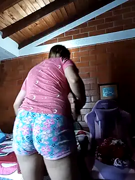 Snapshot of cristalprincess_ chatting on 02-23-26, 01:36 cristalprincess online show from 02-23-26, 01:36