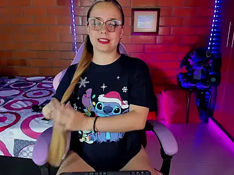 Snapshot of cristalprincess_ chatting on 02-23-26, 10:18 cristalprincess online show from 02-23-26, 10:18