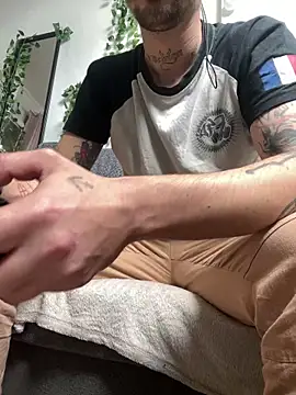 Snapshot of Piratee666 chatting on 03-12-26, 12:22 Piratee666 online show from 03-12-26, 12:22