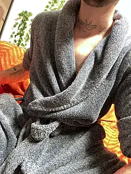 Snapshot of Piratee666 chatting on 04-02-26, 11:19 Piratee666 online show from 04-02-26, 11:19