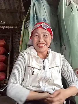 Snapshot of lena-cute chatting on 02-07-26, 08:07 lena-cute online show from 02-07-26, 08:07