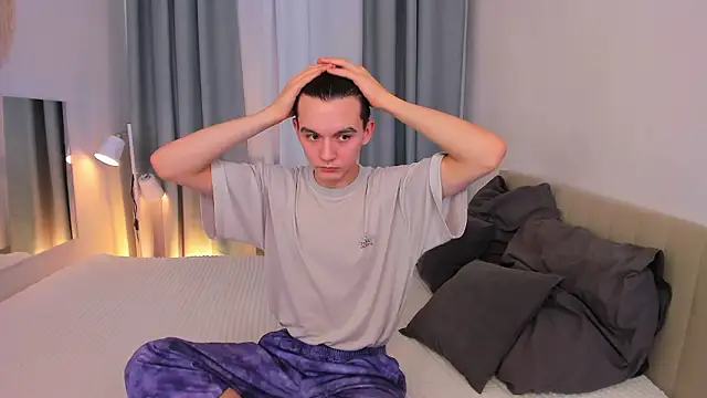 Snapshot of Ian_Harrickton chatting on 02-28-26, 05:30 Ian Harrickton online show from 02-28-26, 05:30