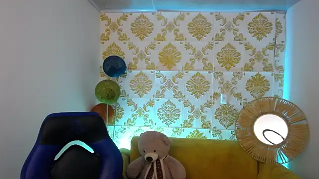 ALISS M  online show from 04-08-26, 07:47