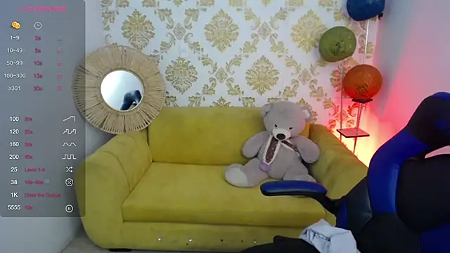 ALISS M  online show from 04-16-26, 08:09