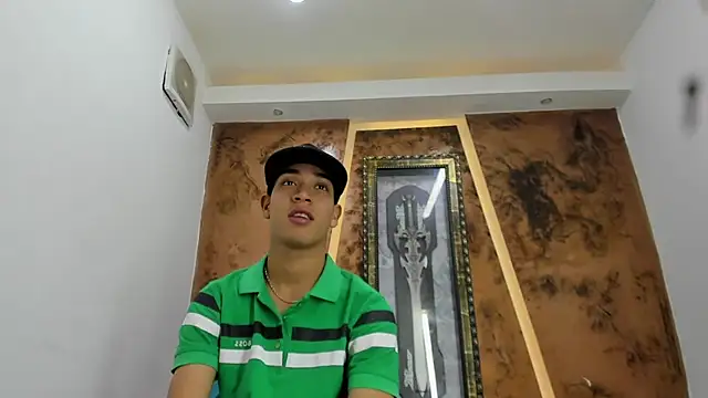 Snapshot of David_Bigcock20 chatting on 02-18-26, 07:43 David Bigcock20 online show from 02-18-26, 07:43