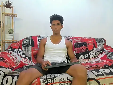 Yoel hot2004 online show from 02-14-26, 07:43