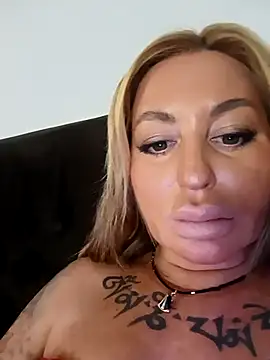 MiaMooly online show from 10-15-25, 12:05