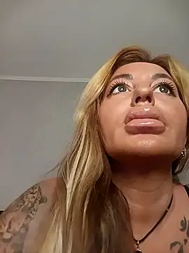 MiaMooly online show from 10-24-25, 03:08