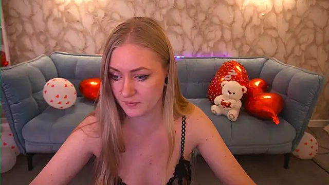 Snapshot of DramaQuenns chatting on 02-15-26, 06:54 DramaQuenns online show from 02-15-26, 06:54