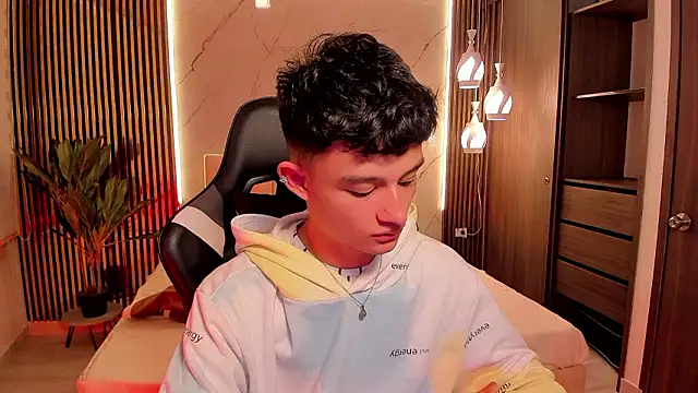 Patrick Howland  online show from 02-08-26, 03:10