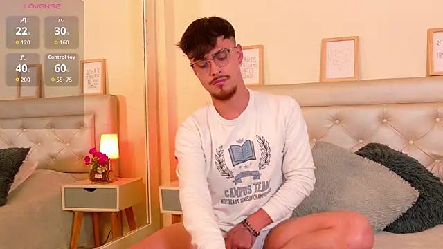 Snapshot of Aiden_Gray chatting on 02-18-26, 08:49 Aiden Gray online show from 02-18-26, 08:49