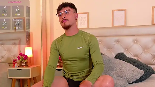 Snapshot of Aiden_Gray chatting on 02-21-26, 07:37 Aiden Gray online show from 02-21-26, 07:37