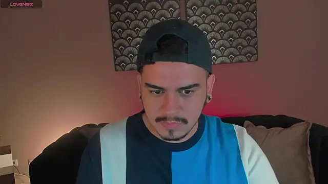 Snapshot of Chriss_Hunt chatting on 02-10-26, 08:29 Chriss Hunt online show from 02-10-26, 08:29