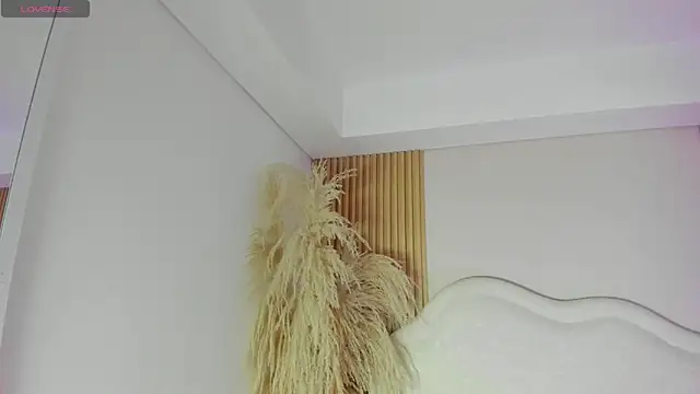 rebeca taylor online show from 03-04-26, 03:12